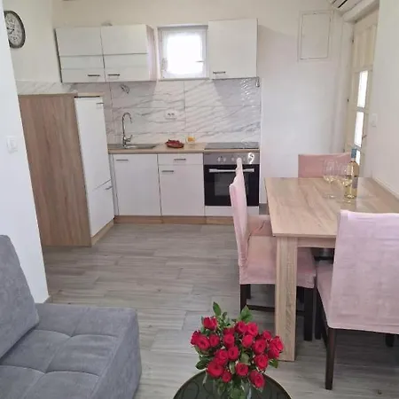 Frane Apartment *